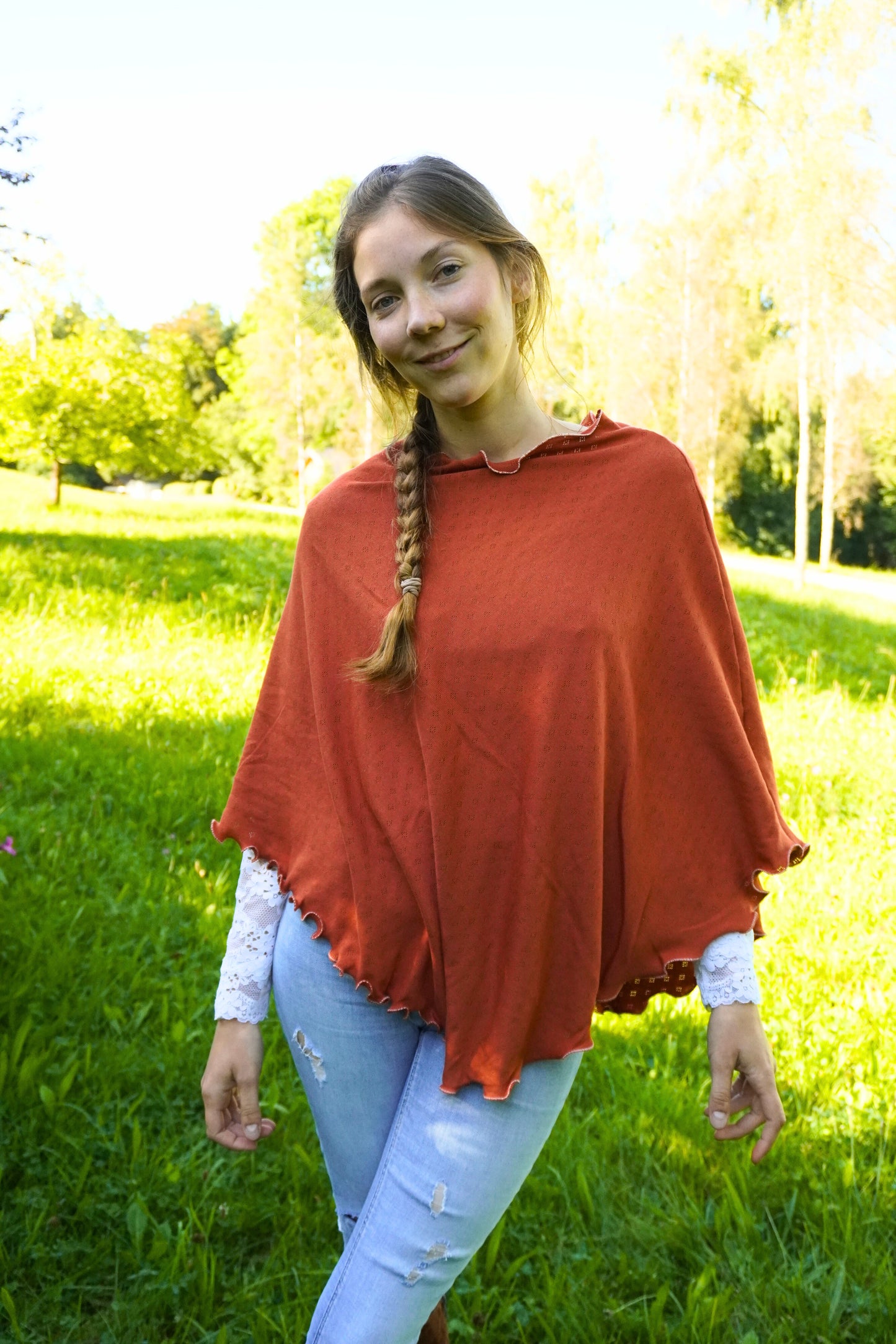 Stylischer Trachtenponcho von Dirndlstüberl